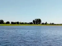 р. Ахтуба рядом